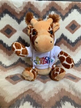 Busch Gardens The Petting Zoo giraffe Plush in white Hoodie - 10"